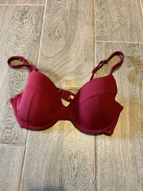 Mott50 Burgundy Swim top - size 32 D
